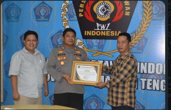 Kapolres Seruyan Raih Penghargaan PWI Kalteng atas Kolaborasi dengan Pers