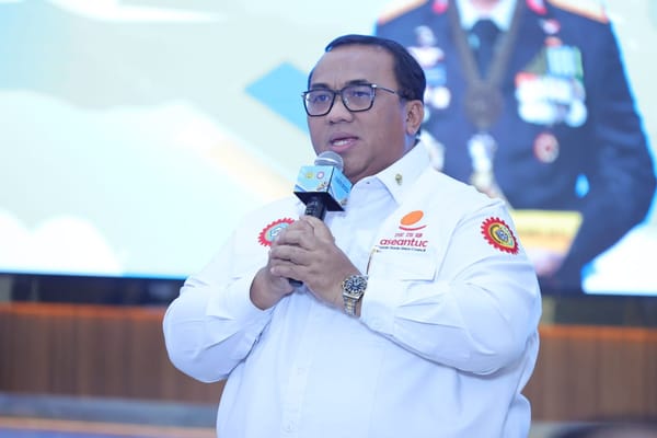 Kapolri Dianugerahi Penghargaan Tertinggi dari Organisasi Buruh Dunia