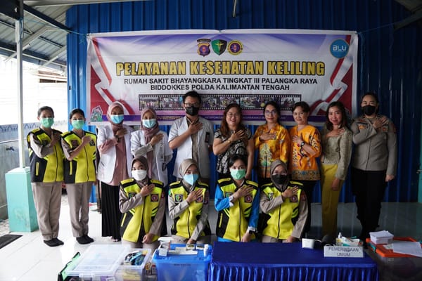 Dekatkan Layanan Kesehatan, Rumkit Bhayangkara Gelar Posyandu Keliling untuk Warga