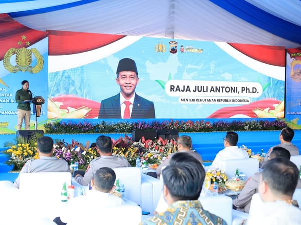 Dukung Pemberdayaan Masyarakat, Menhut Resmi Serahkan SK Perhutanan Sosial