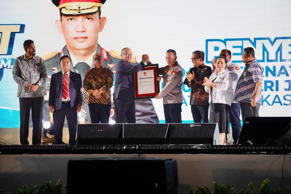 Kapolri Raih Penghargaan dari Organisasi Buruh Dunia atas Komitmen Lindungi Hak Pekerja