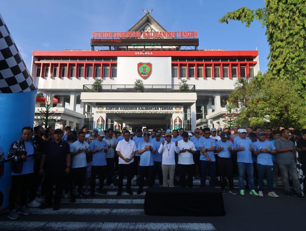 Meriahkan Hakopnas ke-78, Kapolda Kalteng Jalan Sehat Bareng Masyarakat