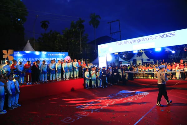 Semarak Riau Bhayangkara Run 2025, Kapolri Beri Semangat di Garis Start