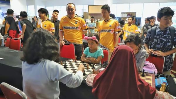 Polresta Malang Kota Cetak Atlet Muda di “Bhayangkara Chess Day 2025”, Walikota Beri Apresiasi