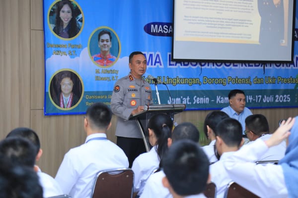 Kadiv Humas Polri Beri Motivasi Siswa Labschool Hadapi Bonus Demografi