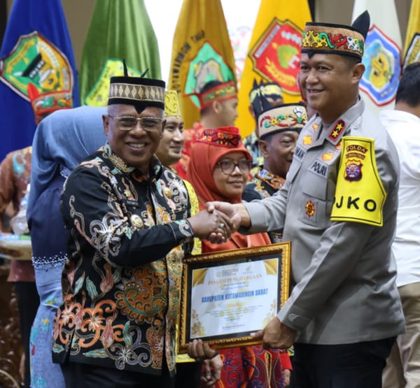 Kapolda Kalteng Hadiri Peringatan Hari Anak dan Keluarga Nasional di Kantor Gubernur