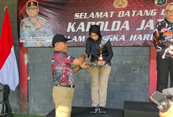 Prestasi Membanggakan, Aiptu Irma Andahwati Juara 2 Lomba Menembak Tingkat Jatim