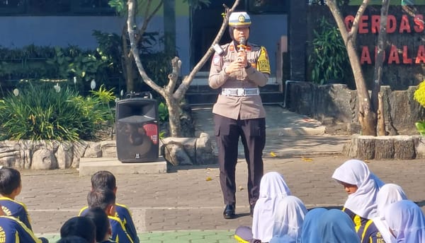 Polisi Sasar Sekolah dengan Edukasi Lalu Lintas Selama Operasi Patuh 2025