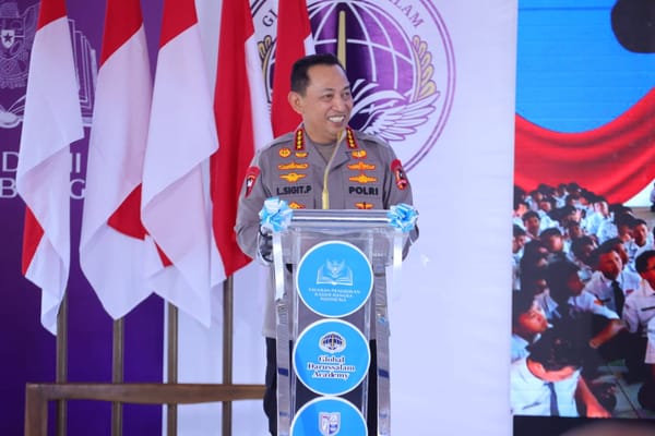 Mencetak Generasi Emas, Kapolri Soroti Peran Dua SMA Unggulan dalam Pendidikan Karakter