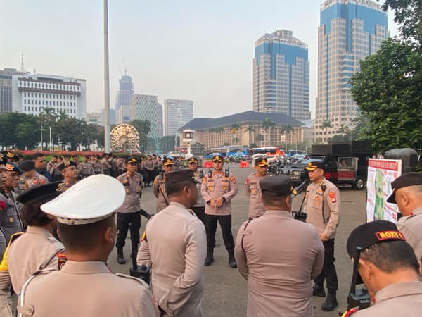 Ribuan Personel Polisi Kawal Aksi Ojol di Silang Selatan Monas