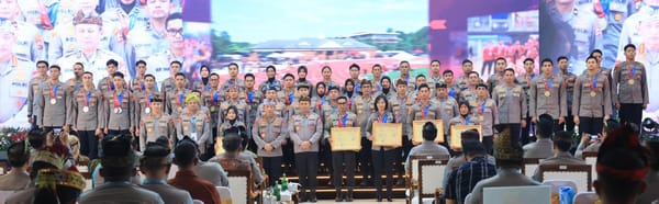 Bangga! Kapolri Beri Penghargaan untuk 45 Atlet Polri Usai Harumkan Nama di WPFG