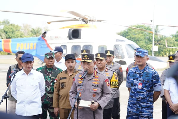 Pantau Udara di Riau, Kapolri: Karhutla Terkendali, Penegakan Hukum Tetap Berjalan