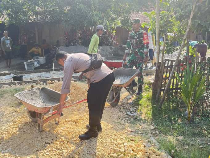 Sinergi TNI–Polri Wujudkan Jalan Akses Vital Tunggulrejo–Gabus, Permudah Mobilitas Warga
