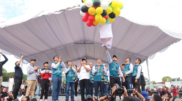 Kapolda Kalteng Dukung Olahraga Lewat Jalan Sehat dan Launching Gubernur Cup 2025