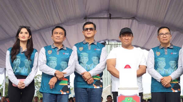 Semarak Gubernur Cup 2025: Kapolda Kalteng Ikut Jalan Sehat dan Resmikan Turnamen