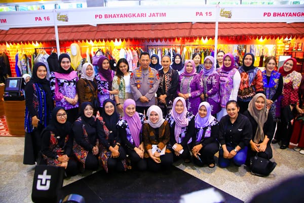 Kapolri Tinjau Bazar Bhayangkari Nusantara 2025, Dukung Kemajuan UMKM