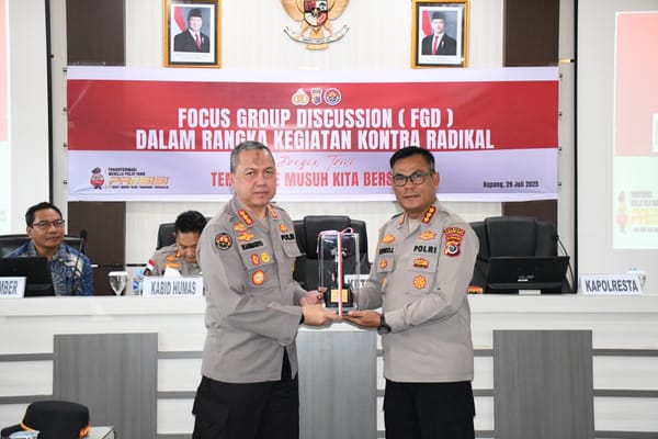 Polri Gelar FGD di Kupang Bahas Penanggulangan Radikalisme: “Teroris Musuh Kita Bersama”