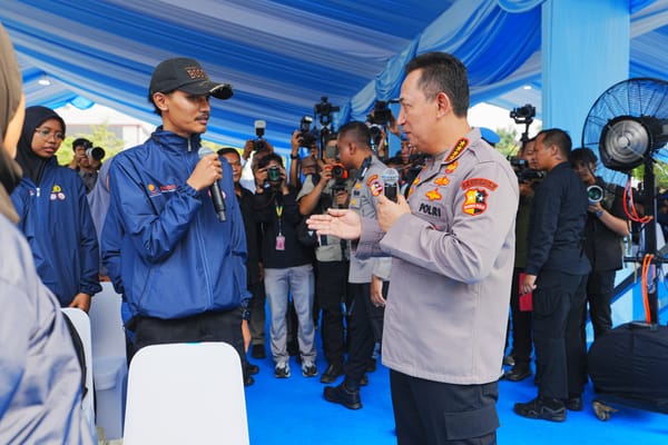 Di Tengah Gejolak Global, Kapolri Bawa Harapan bagi Buruh dan Pekerja Baru