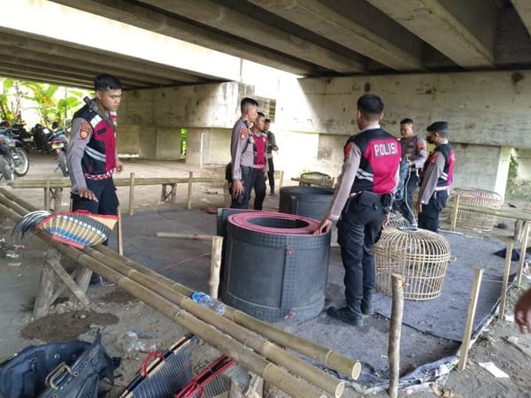 Polisi Tangkap Pelaku Judi Sabung Ayam di Bawah Kolong Tol Pejagan