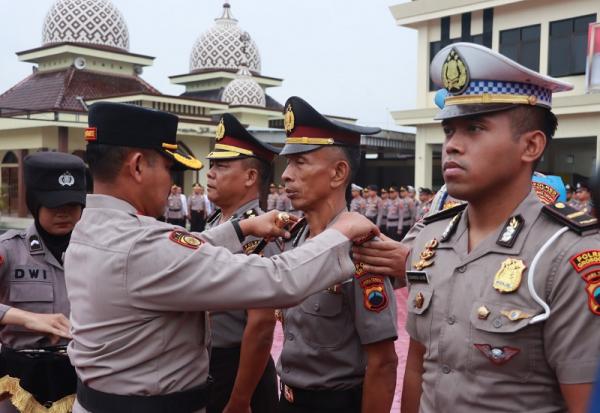 Jelang Hari Bhayangkara, 92 Anggota Polres Grobogan Naik Pangkat
