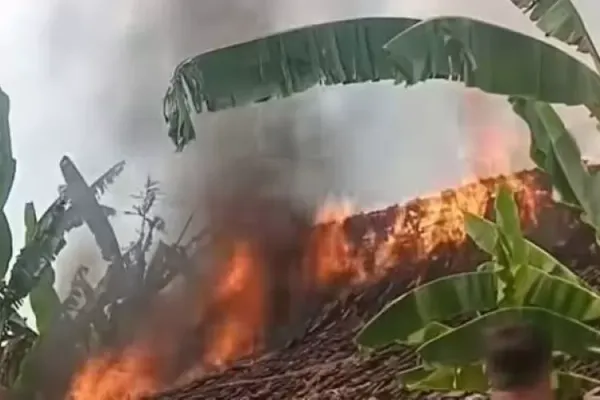 Kebakaran Hebat di Desa Sugihan, Rumah Kayu Ludes dalam Hitungan Menit