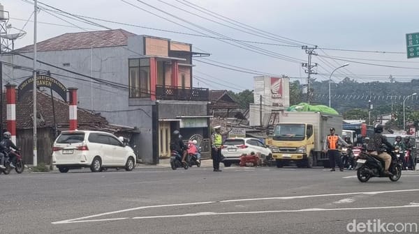 Laka Beruntun Bawen Semarang: 3 Truk dan 4 Sepeda Motor Terlibat, Kerusakan Parah