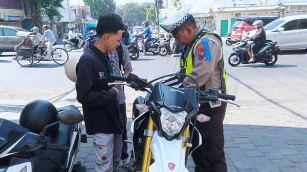 Polresta Malang Kota Prioritaskan Edukasi di Hari ke-8 Operasi Patuh Semeru 2025