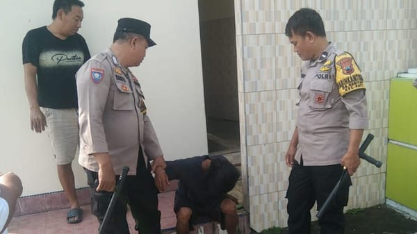 Geger di Pati: ODGJ Masuk Masjid Bersenjata Pisau, Langsung Diamankan Polisi