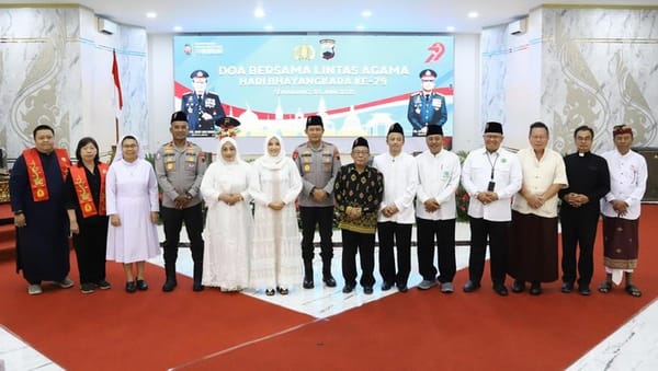 HUT ke-79 Bhayangkara, Polda Jateng Gelar Doa Bersama dan Salurkan Bantuan Sosial