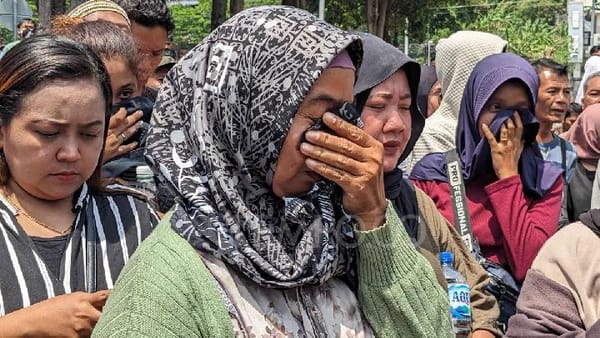 Setelah Ricuh, Ratusan Orang Tua Datangi Polda Jateng Jemput Anak