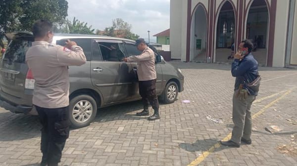 Maling Gasak Rp150 Juta Uang Gaji Guru saat Salat Jumat di Brebes