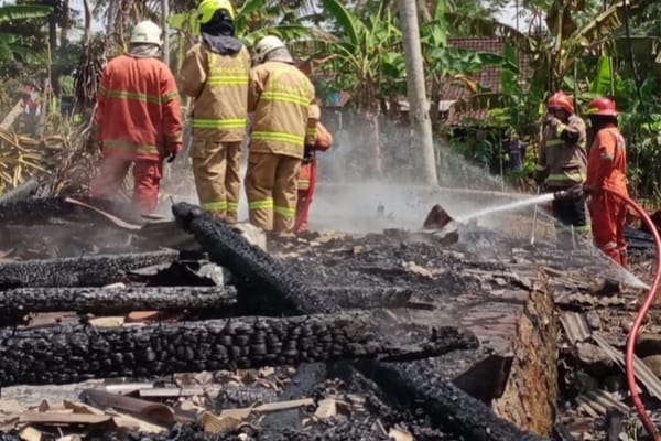 Korsleting Listrik Diduga Penyebab Kebakaran Rumah di Semarang