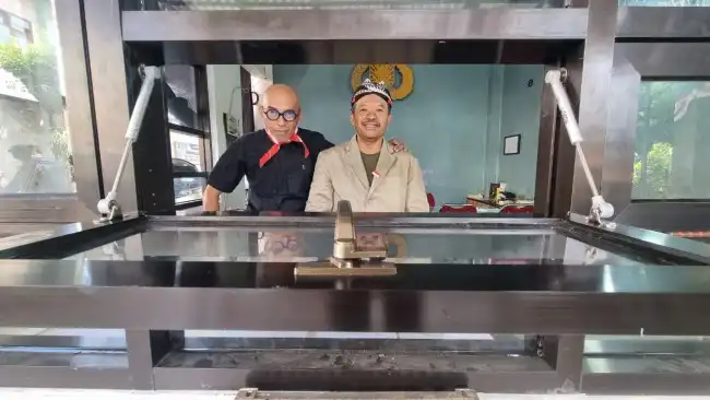Satlantas Malang Kota Bikin Heboh dengan Petugas Berbusana Adat dan Pejuang