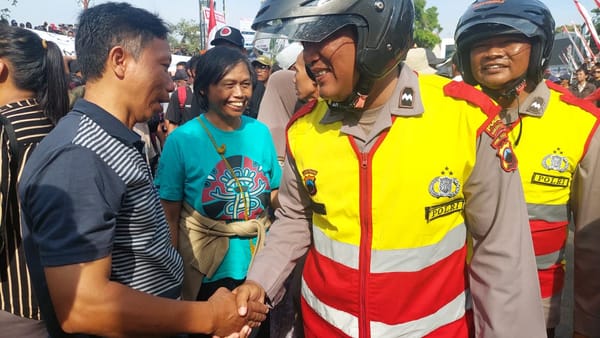 Awali Aksi Damai, Tim Negosiator Polisi Beri Himbauan Humanis di Pati