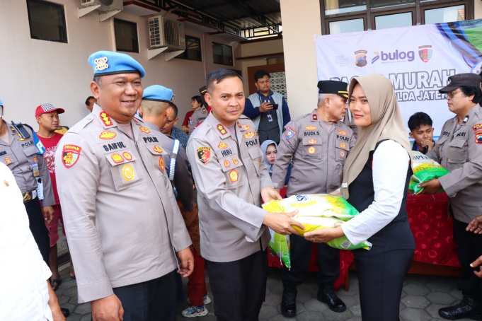 Bidpropam Polda Jateng Gelar Pasar Murah di Kudus, Antusias Warga Tinggi