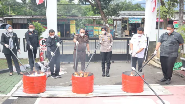 Bersama Kejaksaan, Polres Semarang Musnahkan Barang Bukti Hasil Tindak Pidana
