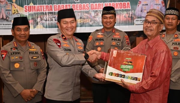 Bangun Kedekatan, Brigjen Pol Solihin dan Jajaran Polda Sumbar Hadiri GSB di Kota Padang