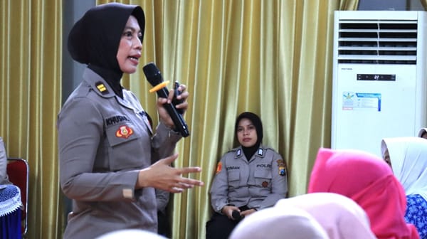 Dukung Perempuan Berani Bicara, Polwan Polresta Malang Kota Turun Tangan