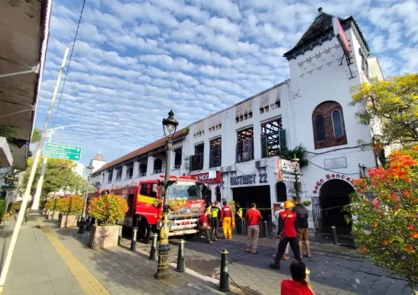 Resto Sego Bancakan di Kota Lama Semarang Terbakar, Ini Kronologinya