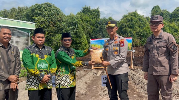Sinergi Polres Katingan dan Ponpes Nurul Abshor untuk Ketahanan Pangan Lewat Penanaman Jagung
