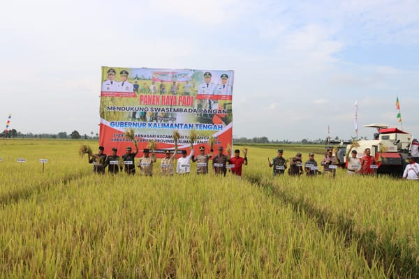 Kapolda Kalteng Hadiri Panen Raya di Kapuas, Tegaskan Komitmen Dukung Ketahanan Pangan