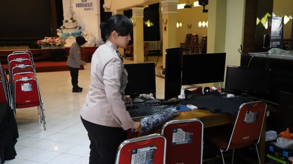 Polwan Polresta Malang Kota Ajak Masyarakat Rawat Toleransi di HUT ke-77