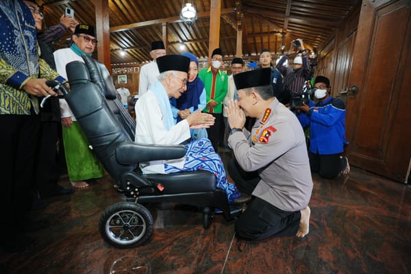Perkuat Sinergi Ulama dan Umara, Kapolri Sambangi Ponpes Shiddiqiyyah di Jombang