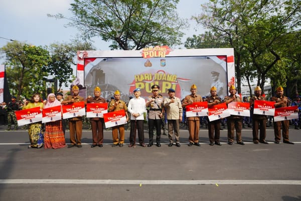 Pimpin Upacara Hari Juang Polri di Surabaya, Kapolri Tekankan Loyalitas dan Dedikasi