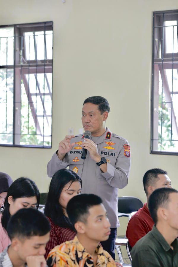 Wakapolda Kalteng Jadi Dosen Tamu di FISIP UPR Bahas Pendidikan Anti Korupsi