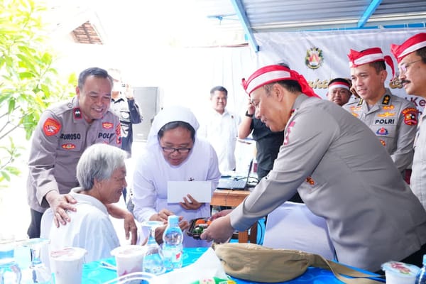 Wakapolri Beri Perhatian Khusus kepada Biarawati dan Lansia dalam Baksos Polsek Genuk