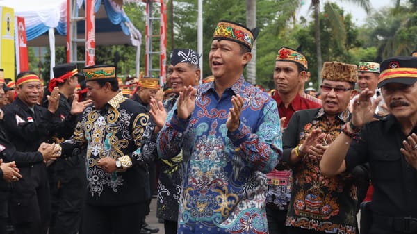 Perkuat Kearifan Lokal, Kapolda Kalteng Hadiri Pengukuhan BATAMAD dan Damang Kepala Adat