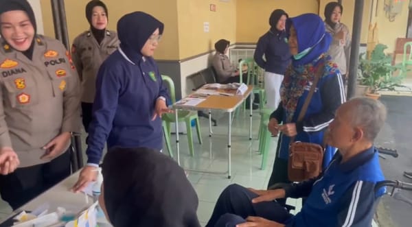 Polwan Tunjukkan Aksi Nyata, Gelar Bakti Kesehatan Gratis Sambut HUT ke-77