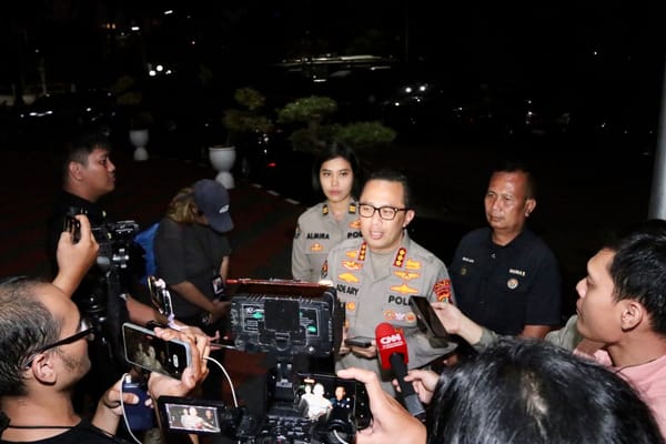 Situasi Memanas, Polisi Sebut SPBU Dilempari Molotov Saat Aksi Malam