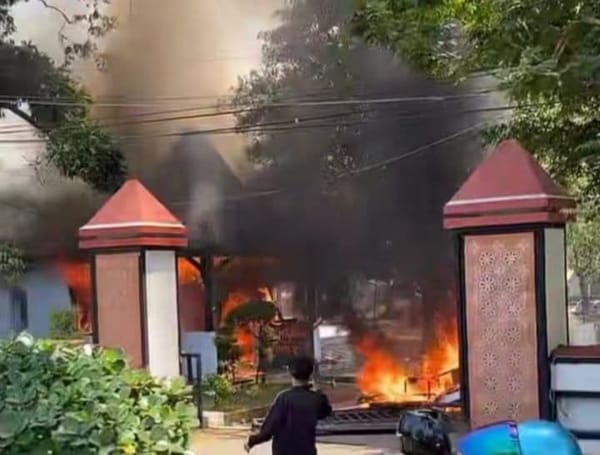 Demo Ricuh di Pekalongan, Gedung DPRD Terbakar, Sekda Tegaskan Tidak Ada Korban Jiwa